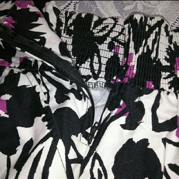 MAURICES XXL Fushia Black White Floral Cotton Spandex Skirt with Pockets - Picture 6 of 16